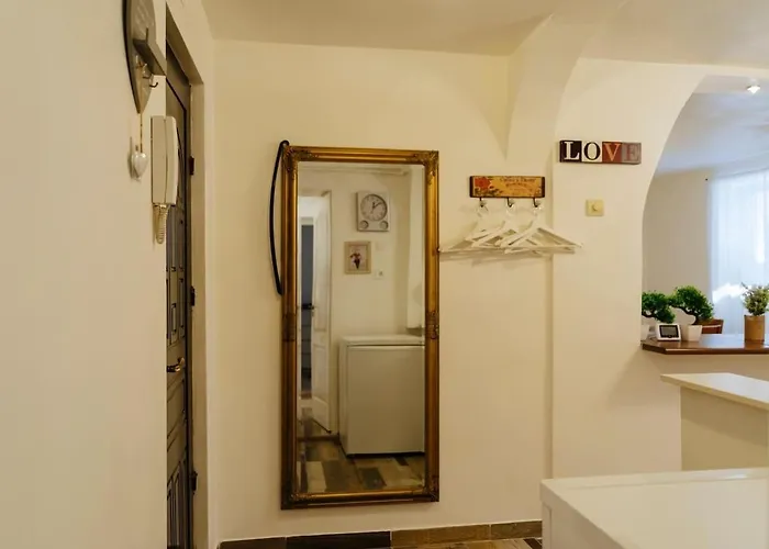 High Hopes No 3 Semi-basement *