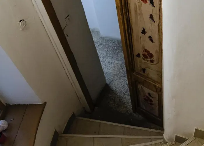 High Hopes No 3 Semi-basement *